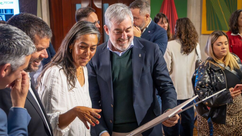 Clavijo destaca la creación de un espacio para la participación de mujeres emprendedoras en el medio rural