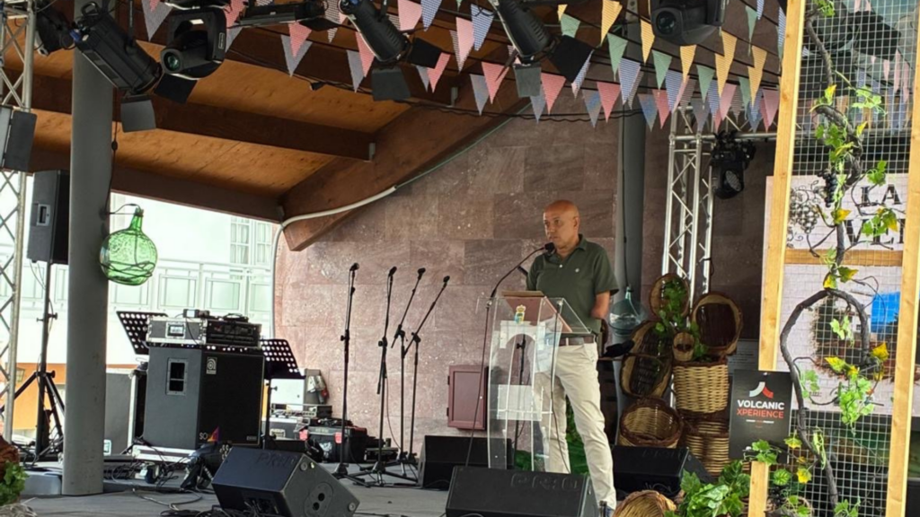 Valerio del Rosario reivindica el valor del patrimonio vitivinícola de El Hierro durante laFiesta de la Vendimia
